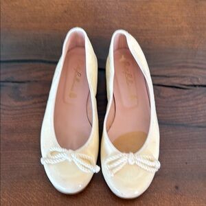 Elegant Cream Ballet Flats